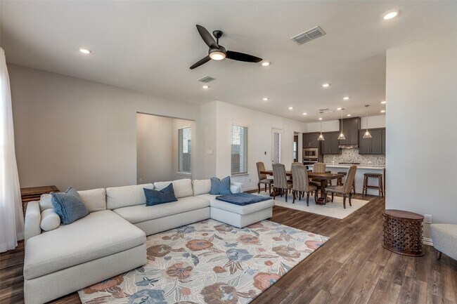 Building Photo - 3309 Sarala Ct