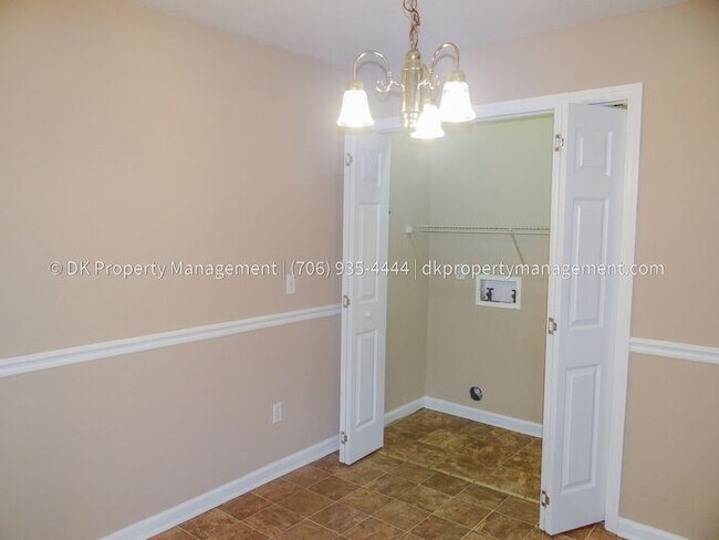 Building Photo - 503 Corey Cir