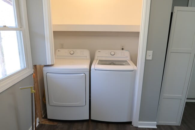 Building Photo - 40 58th St SE