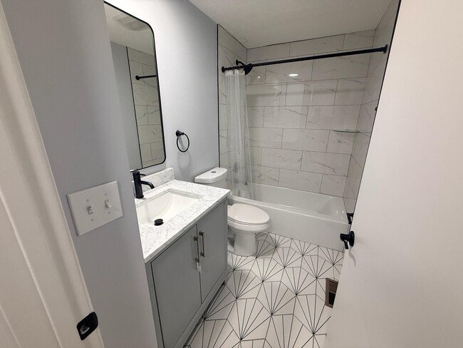 Building Photo - 5317 Shiloh Dr