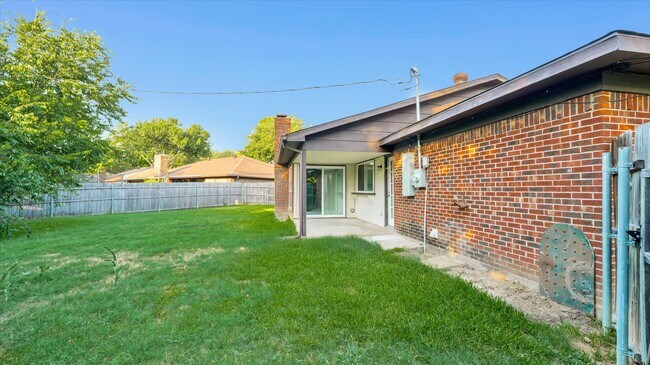 Building Photo - 1500 High Ridge Rd