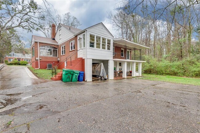 Building Photo - 1287 Eastland Rd SE