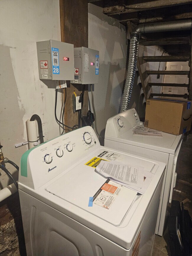 Building Photo - 1118 Rock St