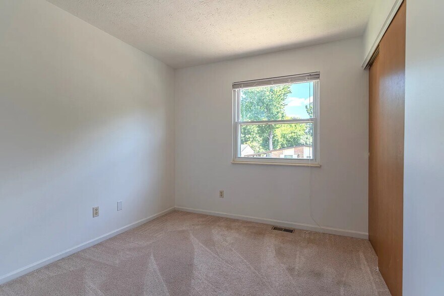 Primary Photo - 1047 Alpine Ct