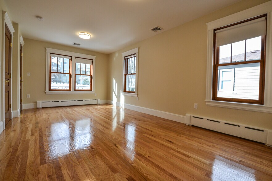Building Photo - 64 Langley Rd