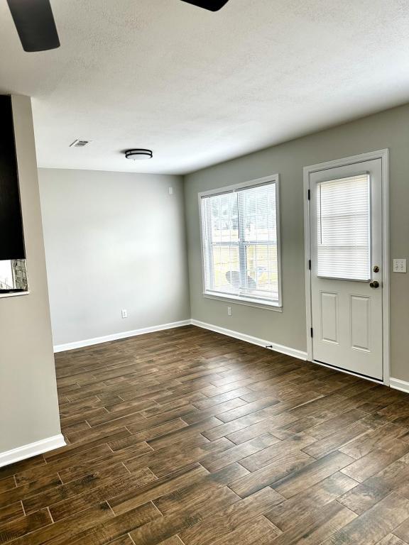 Building Photo - 3170 Achey Dr