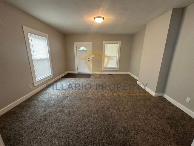 Building Photo - 2704-2704 Highland Pl