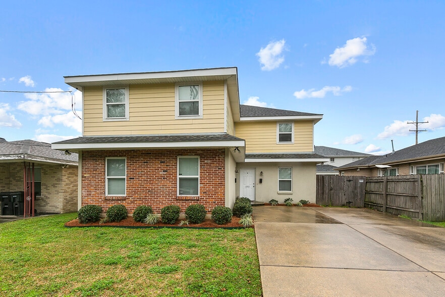 Primary Photo - 6540 Fleur de Lis Dr