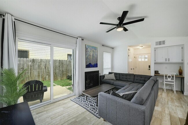 Building Photo - 3605 Leafield Dr