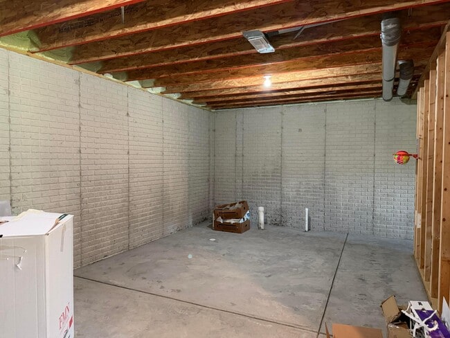 Building Photo - 8739 Cedar Brook St