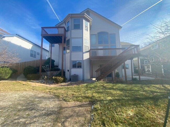 Building Photo - Large Home in Piney Creek