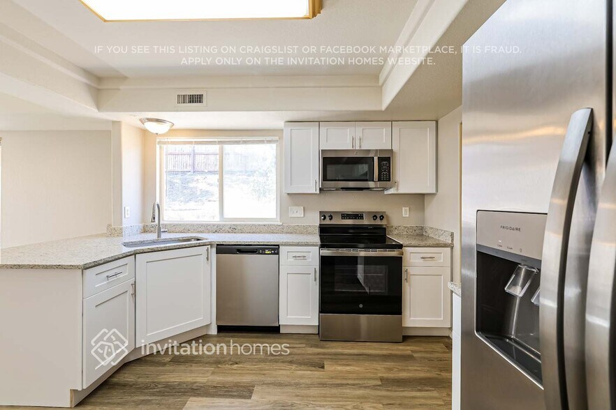 Building Photo - 21166 E 40th Pl