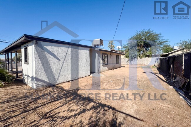 Building Photo - 2Bed/1Bath House at McDowell/32nd St! NO CREDIT, NO BACKGROUND, NO RENTAL HISTORY CHECK!