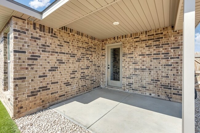 Building Photo - 460 Staghorn Dr