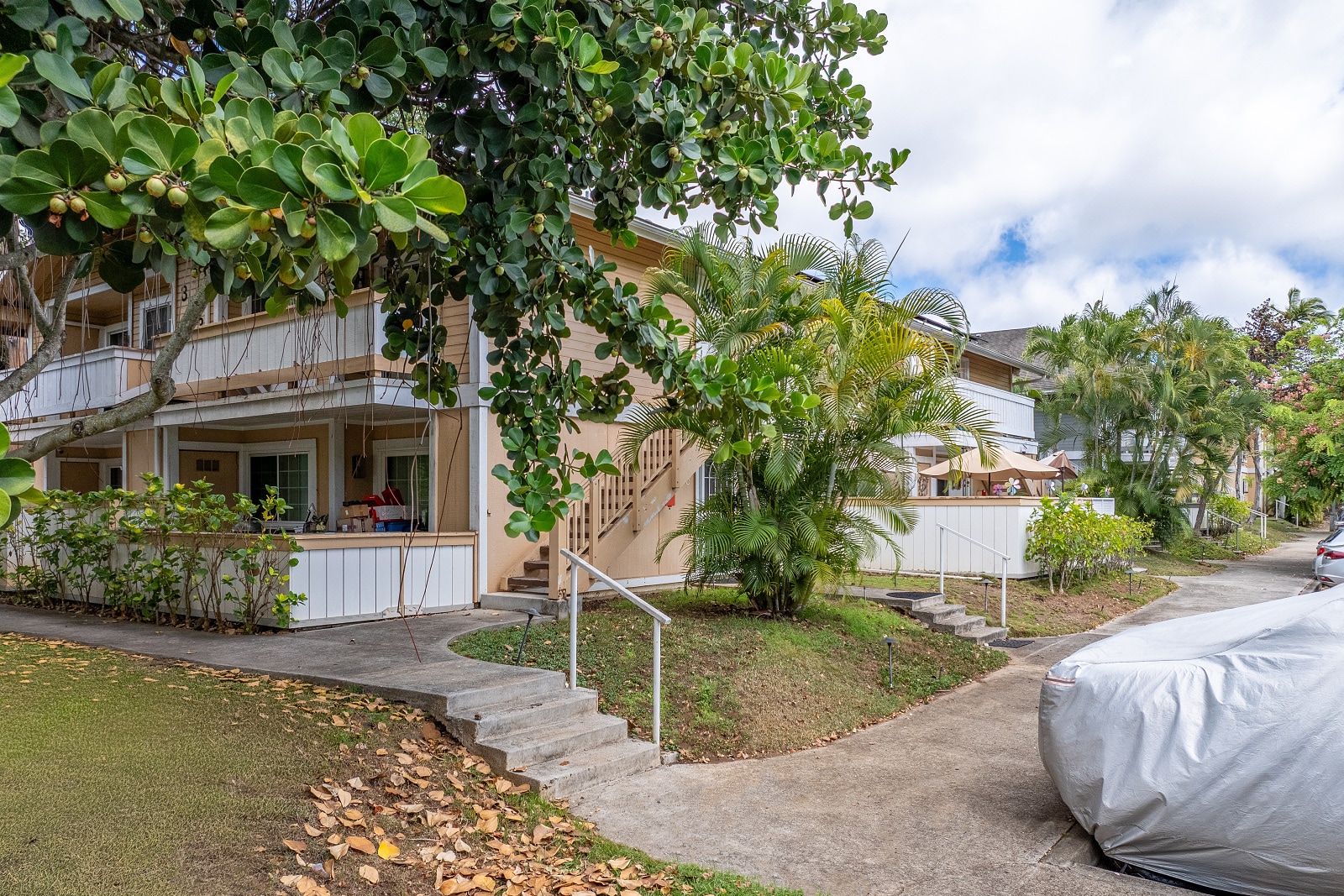 Building Photo - 393 Mananai Pl