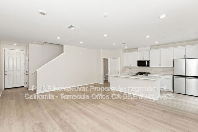 Building Photo - 40702 Birchfield Dr