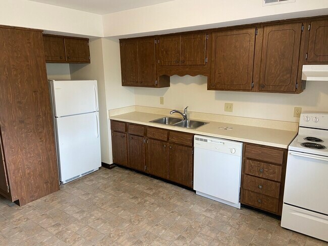 Building Photo - 1115 Elizabeth Ct