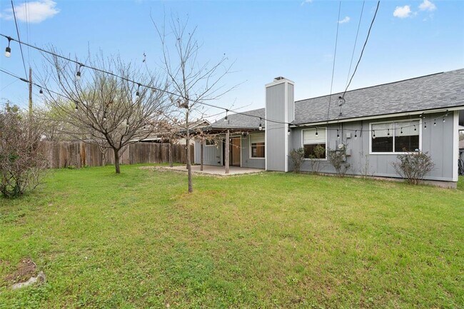Building Photo - 2419 Ashley Way