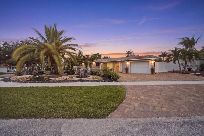 Building Photo - 5031 NE 23rd Terrace