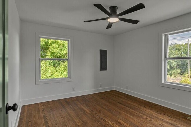 Building Photo - Secluded Remodeled Madison House