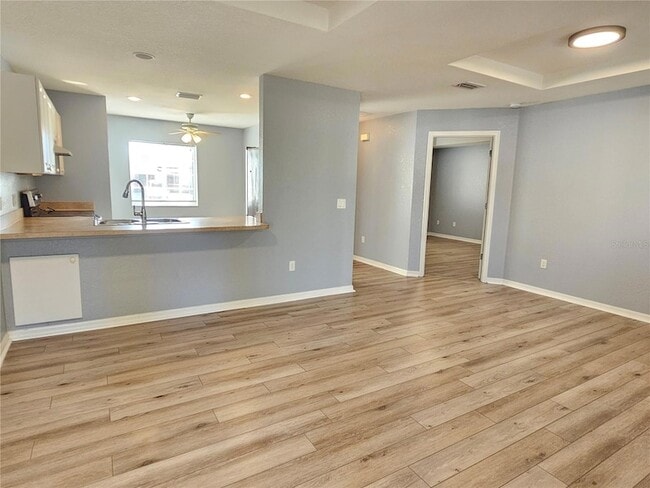 Building Photo - 8470 Drolet Ave