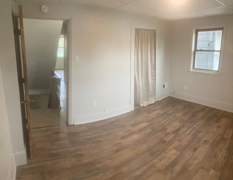 Second Bedroom2 - 533 Jackson Ave