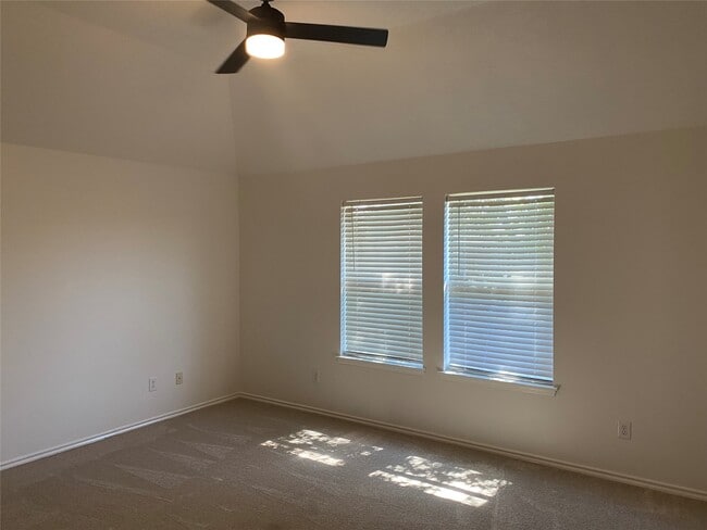 Building Photo - 5523 Autumn Ash Ln