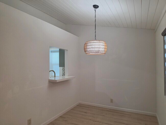 Building Photo - 74800 Sheryl Ave
