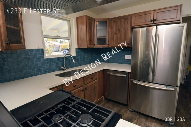 Building Photo - 4233 E Lester St