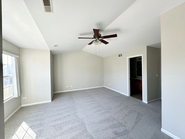 Building Photo - Excellent 2 Bedroom Plus Huge Loft  2.5 Bath and 2 car attached garage