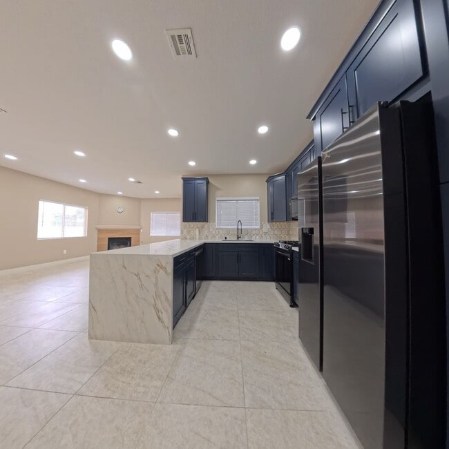 Building Photo - 8725 W Flamingo Rd