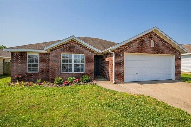 Building Photo - 6405 SW Meadow Well Ave