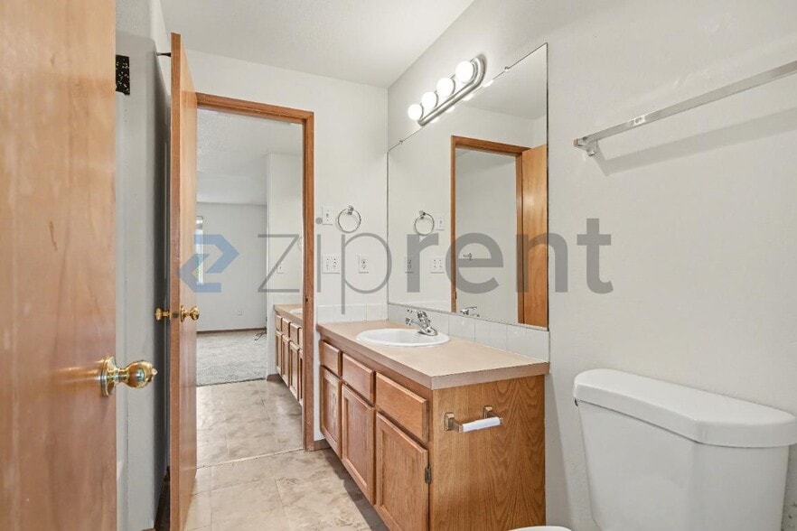 Building Photo - 1530 NE 68th Ave