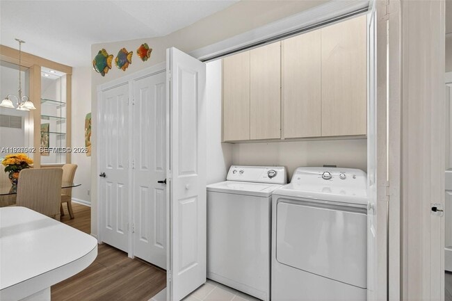 Building Photo - 7102 Geminata Oak Ct