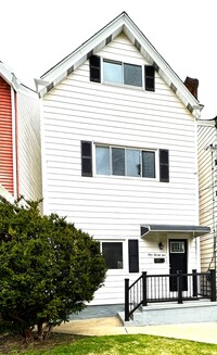 Building Photo - 425 S Evaline St