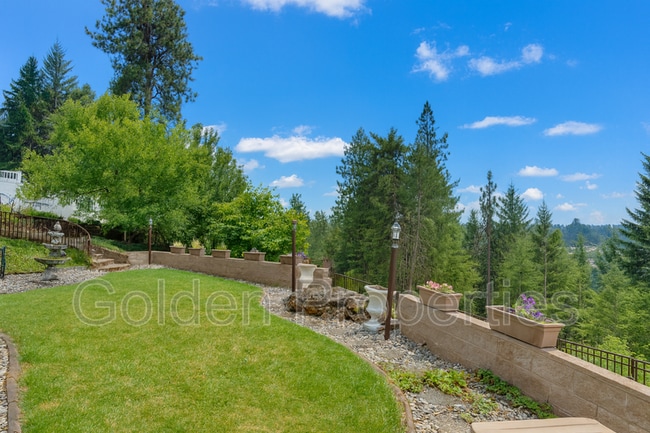 Building Photo - 1415 Crestline Dr