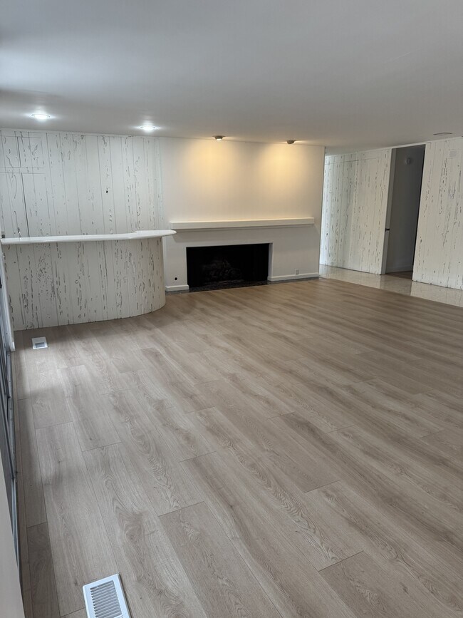 Building Photo - 1833 Toyon Ln