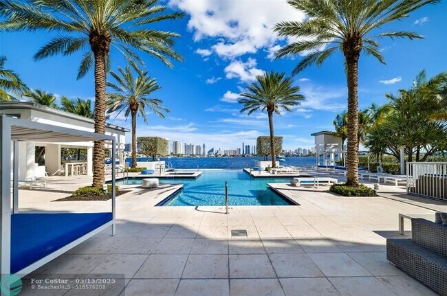 Building Photo - 17301 Biscayne Blvd