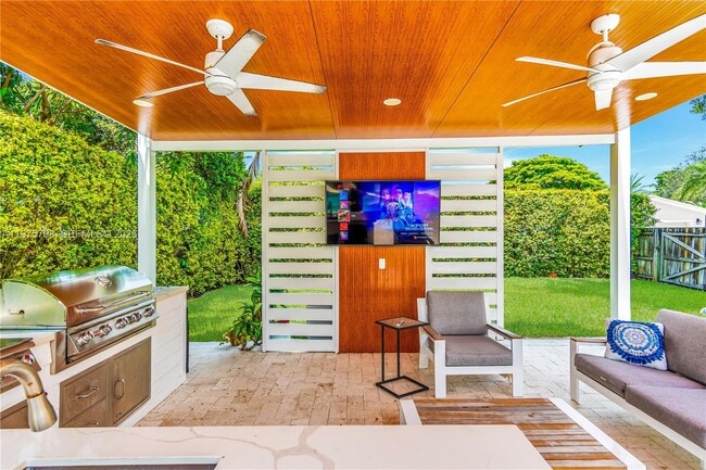 Building Photo - 16550 SW 77th Ct