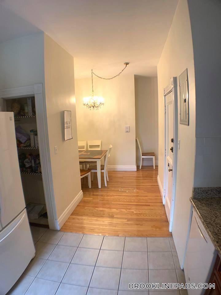 Building Photo - 22 Euston St