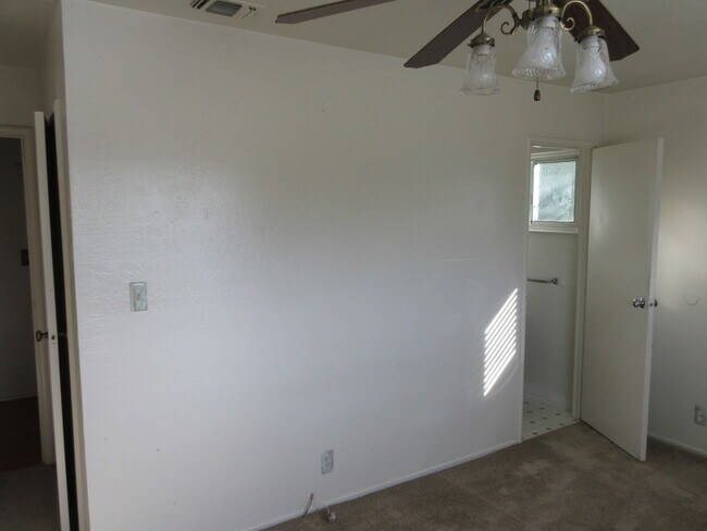 Building Photo - Comfortable  Foothill Farms Home near schools, parks, theatre, and Hwy 80.
