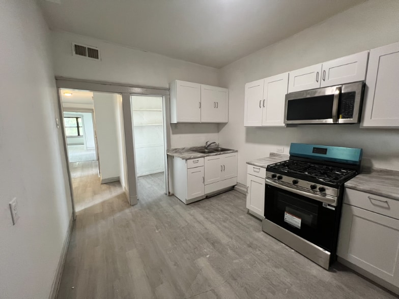 Primary Photo - 1840 S Avers Ave