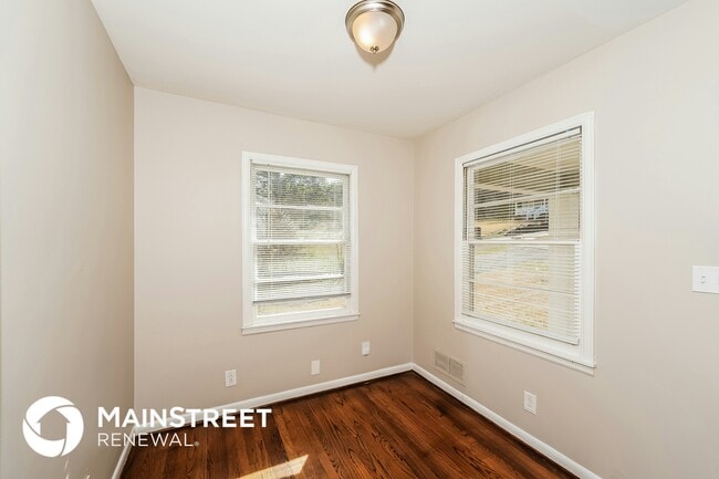 Building Photo - 2237 5th St NE