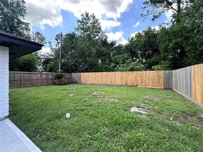 Building Photo - 4519 Oak Shadows Dr