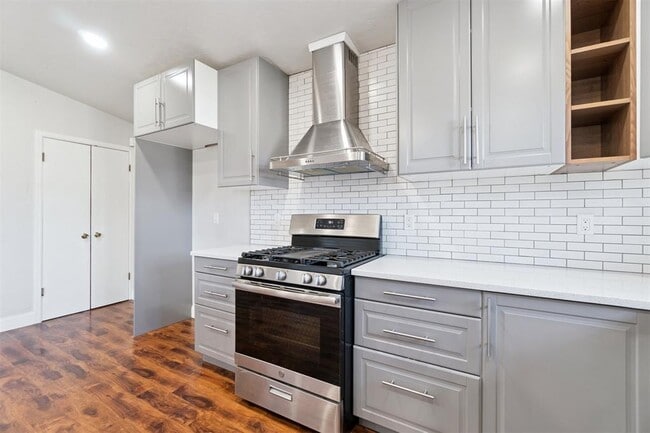 Building Photo - 4824 Elmview Dr