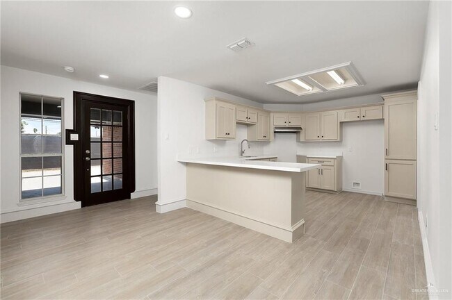 Building Photo - 309 N 36th Ln