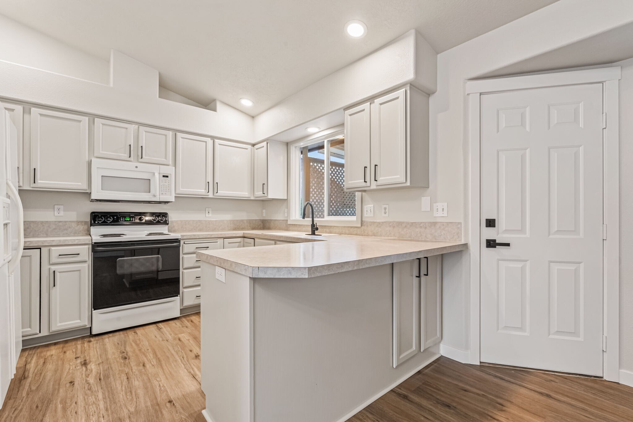 Building Photo - 11035 W Halstead Ct