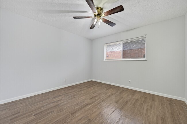 Building Photo - 6102 Crakston St