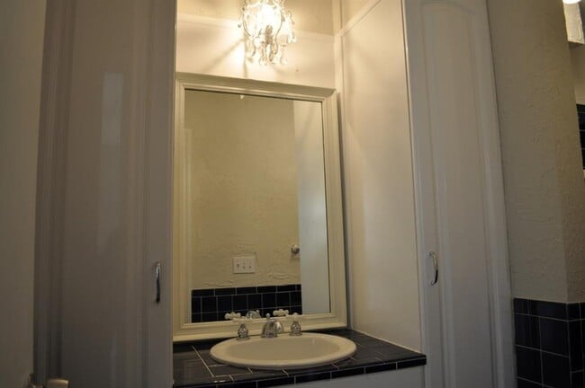 Building Photo - 6805 NW 63rd Terrace