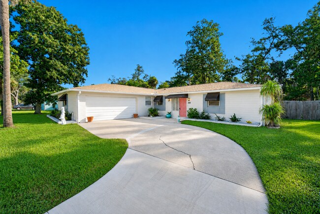 Building Photo - 791 Lindenwood Cir E